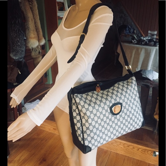 Gucci Handbags - ❤️GUCCI Limited Edition  Stunning Vntg Large Bag